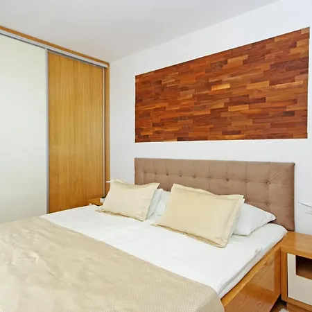 Vila Lucia Marea