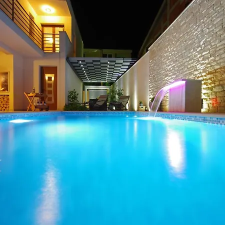 Lucia Marea Villa Makarska