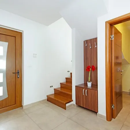 Lucia Marea Villa Makarska