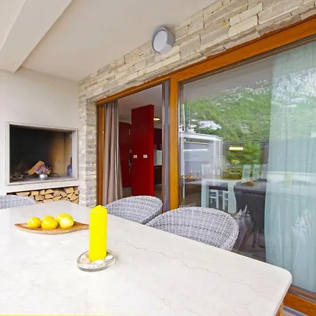 Lucia Marea Villa Makarska